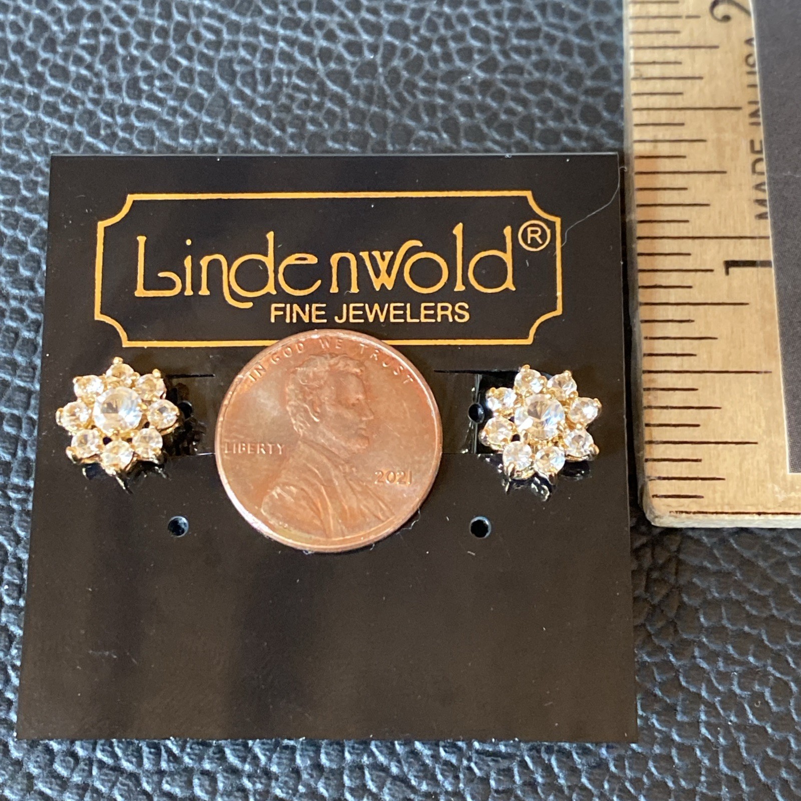 Vtg Lindenwold Fine Jewelers Gold Tone Faced Crystal Rhinestone Cubic Z Clip On
