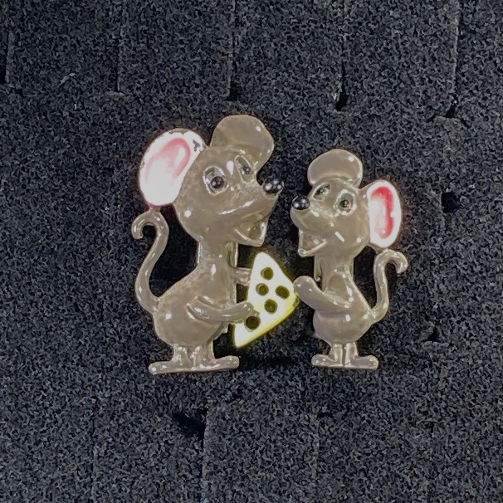 16pc Vintage Animal Lot Cat Dog Mice Brooch Pin Craft Wear Repair Figural Retro