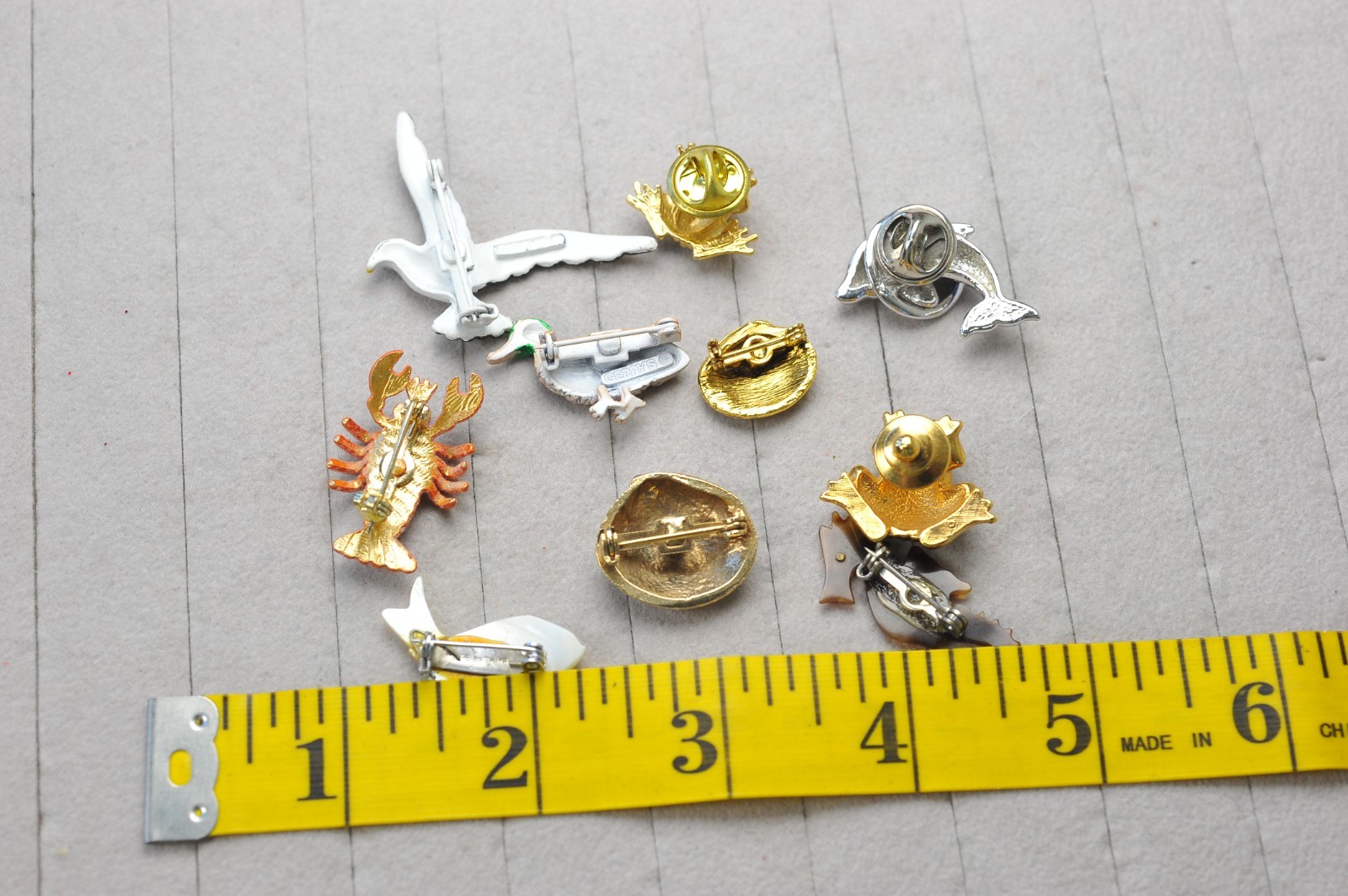 Vtg to now Brooch Pin LOT petite frog lobster fish seagull beach shell CB17