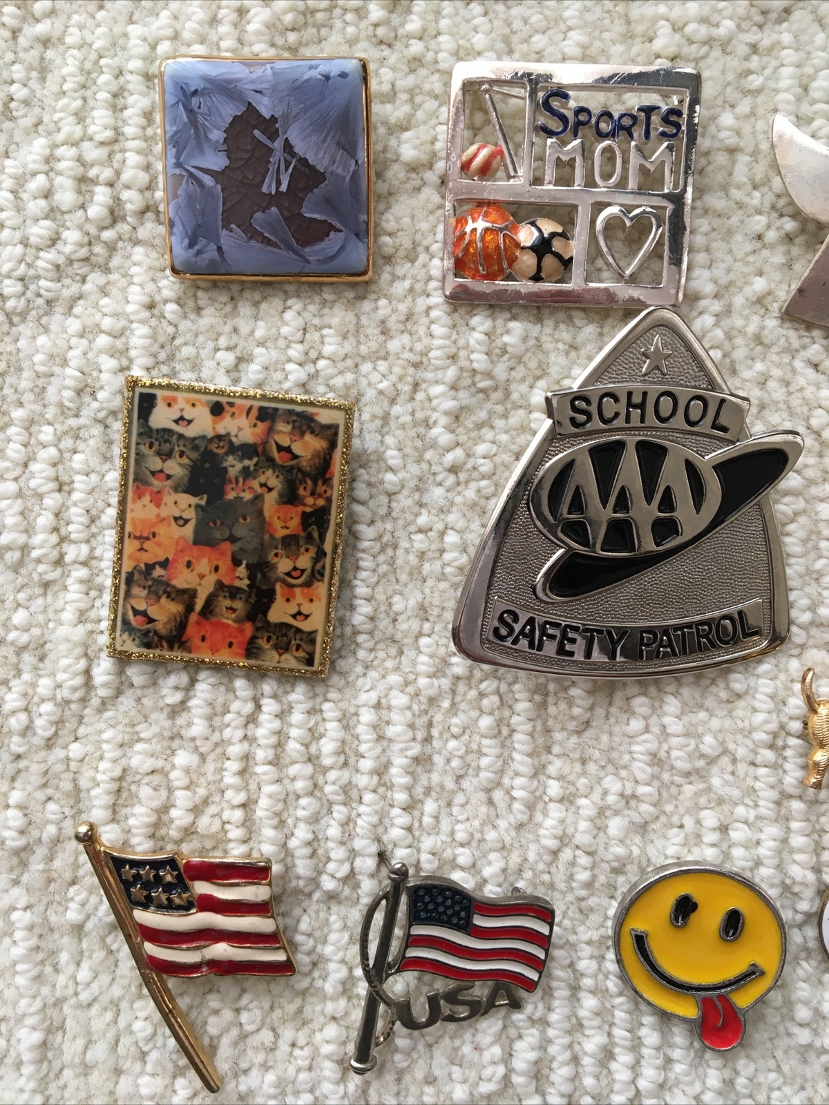 Miscellaneous Costume Brooches Pins Lot- 15 Pcs Assorted Themes Sizes & Colors