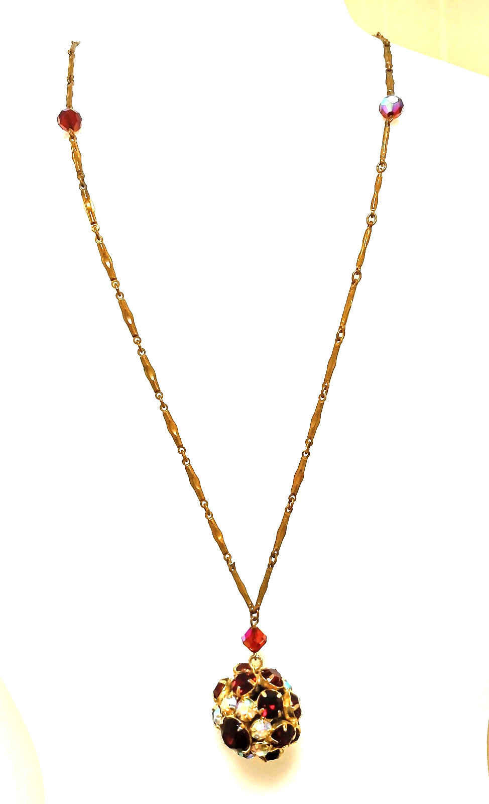 VTG Necklace Red Ball Sparkly Rhinestones Clear & Red prong set 28″ long end2end