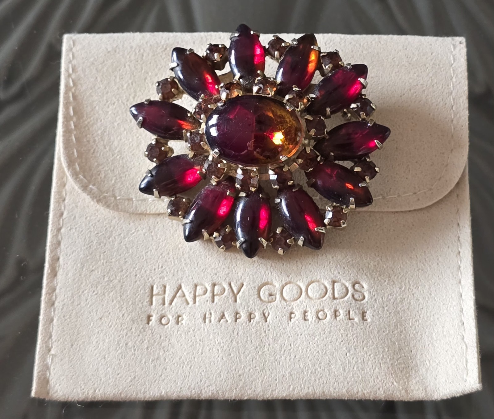 RUBY RED & AMBER RUNWAY BROOCH OVAL SMOOTH GLASS REDDISH/AMBER CABOCHON☆2.25″☆