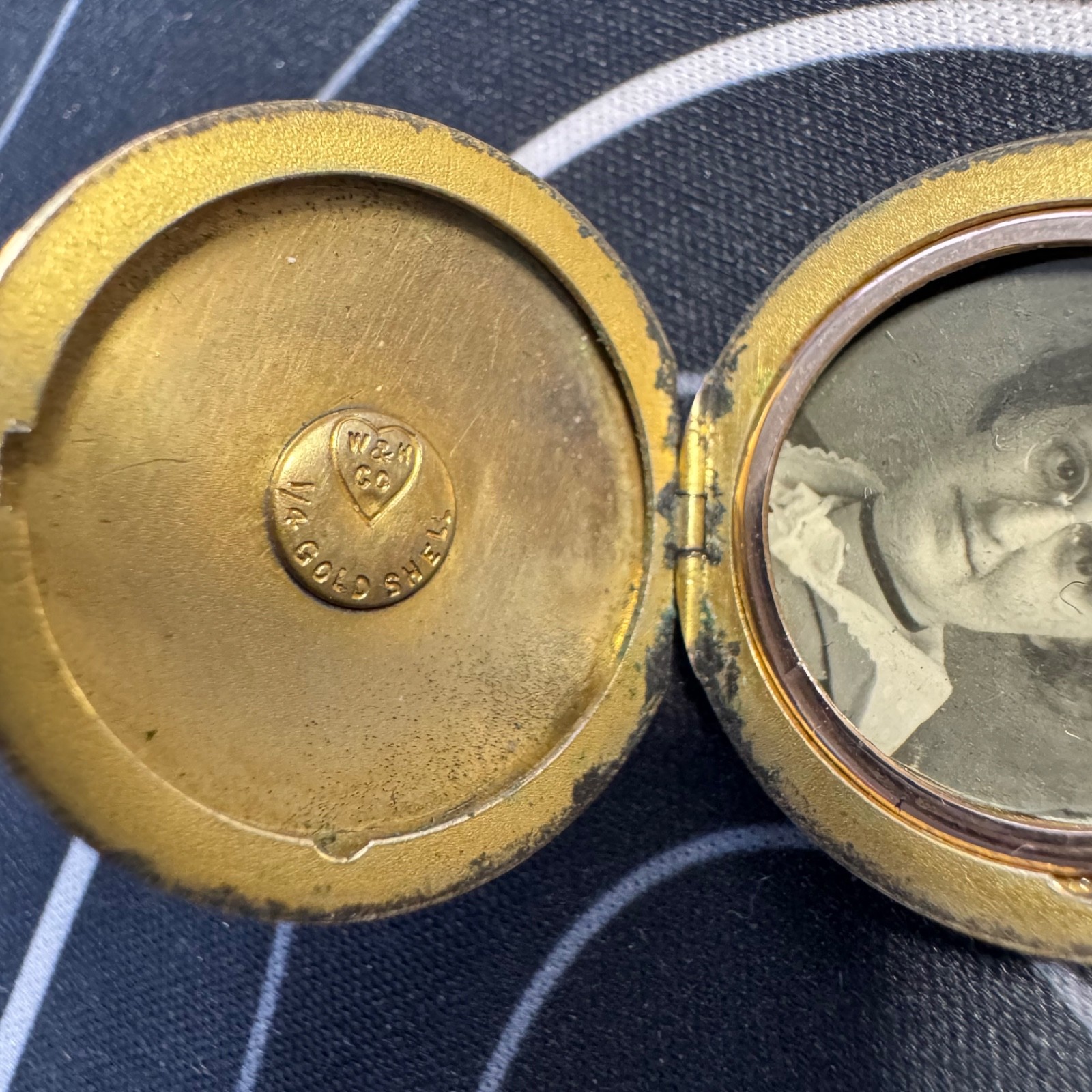 Antique 14k Gold Shell Photo Locket Charm Pendant RBC Old Pictures Inside W&Hco