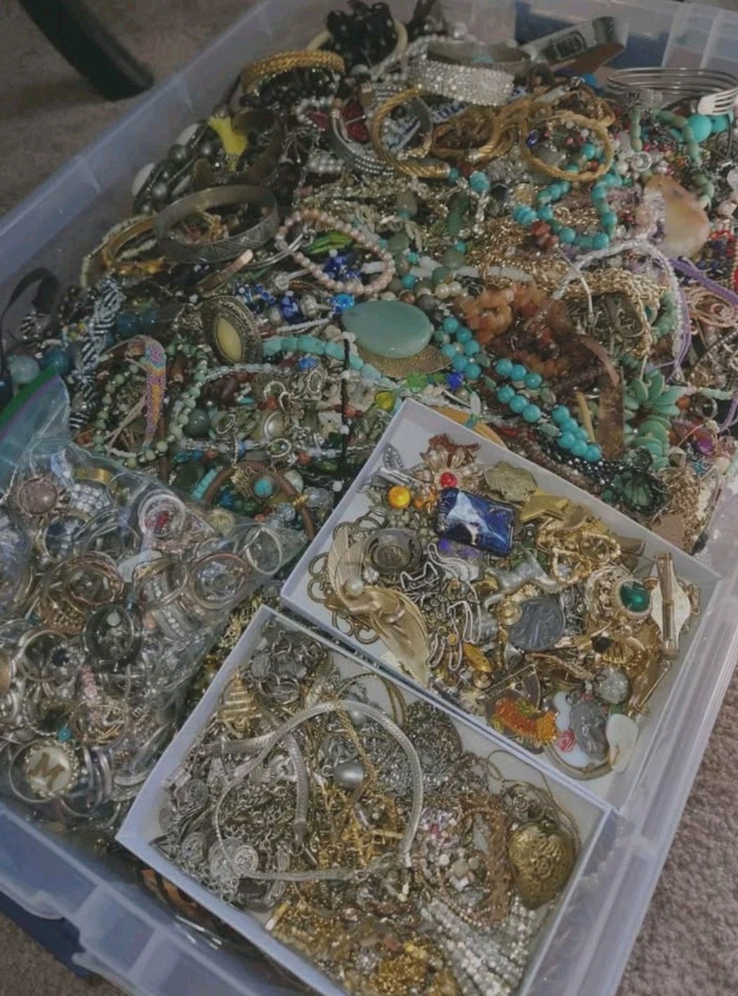3 Pounds Jewelry Costume Vintage Mix LBS necklaces bracelets pins rings etc lbs