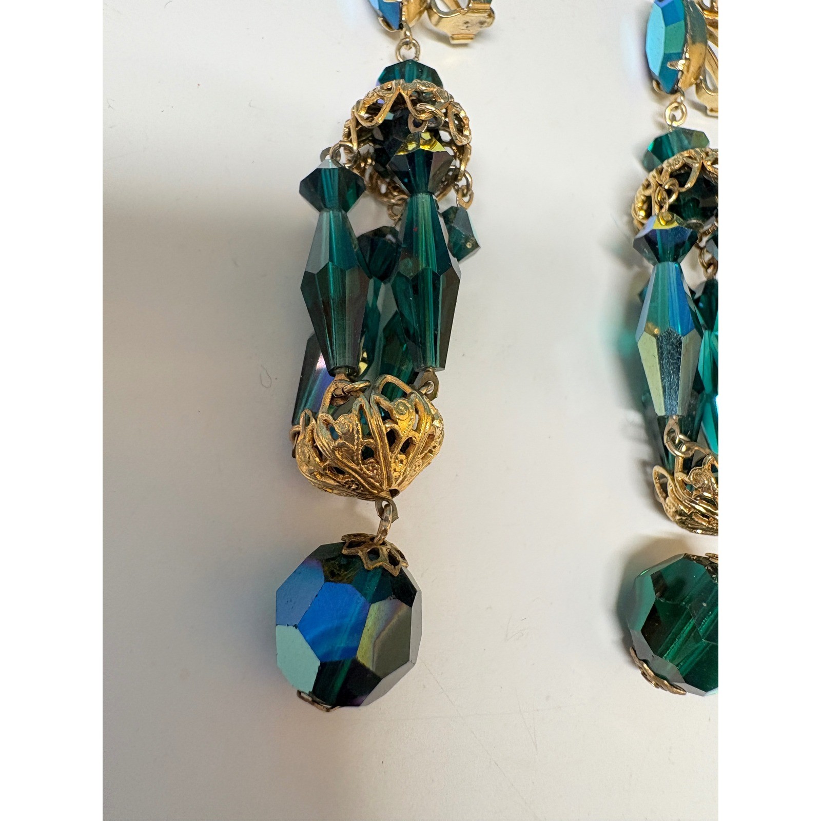 Vintage Emerald Green AB Crystal Dangle Clip On Earrings Gold Tone Filigree 3.5″