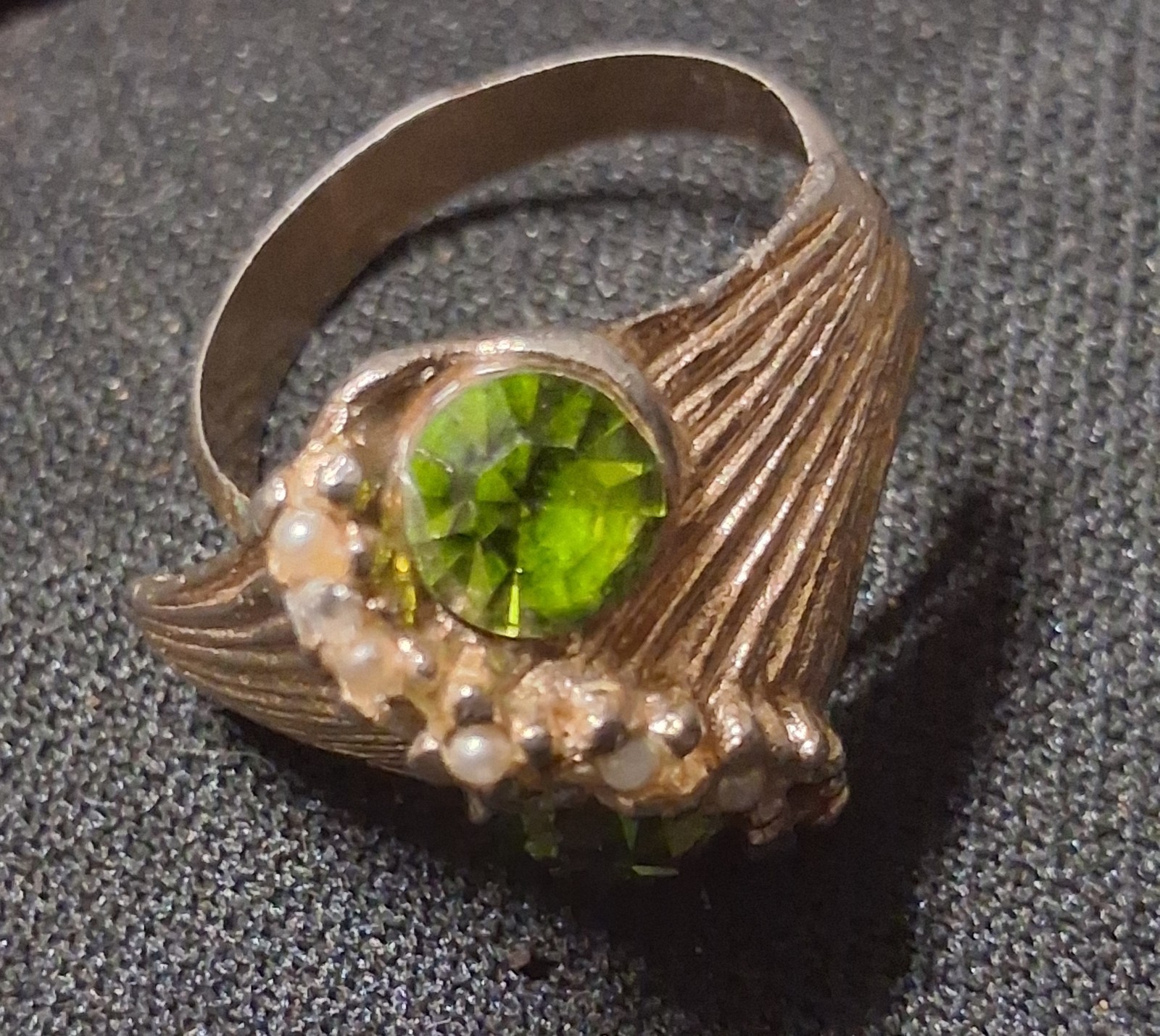 Vintage Signed Whiting & Davis Peridot Green Rhinestone Pearl Ring Adjustable