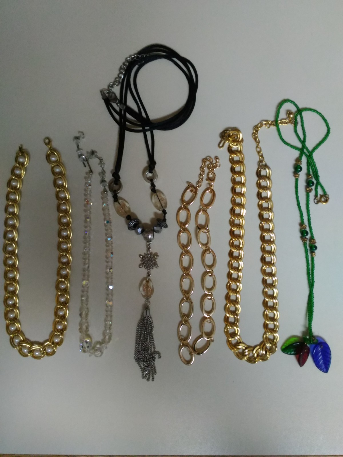 LOT OF 20 VINTAGE COSTUME NECKLACES
