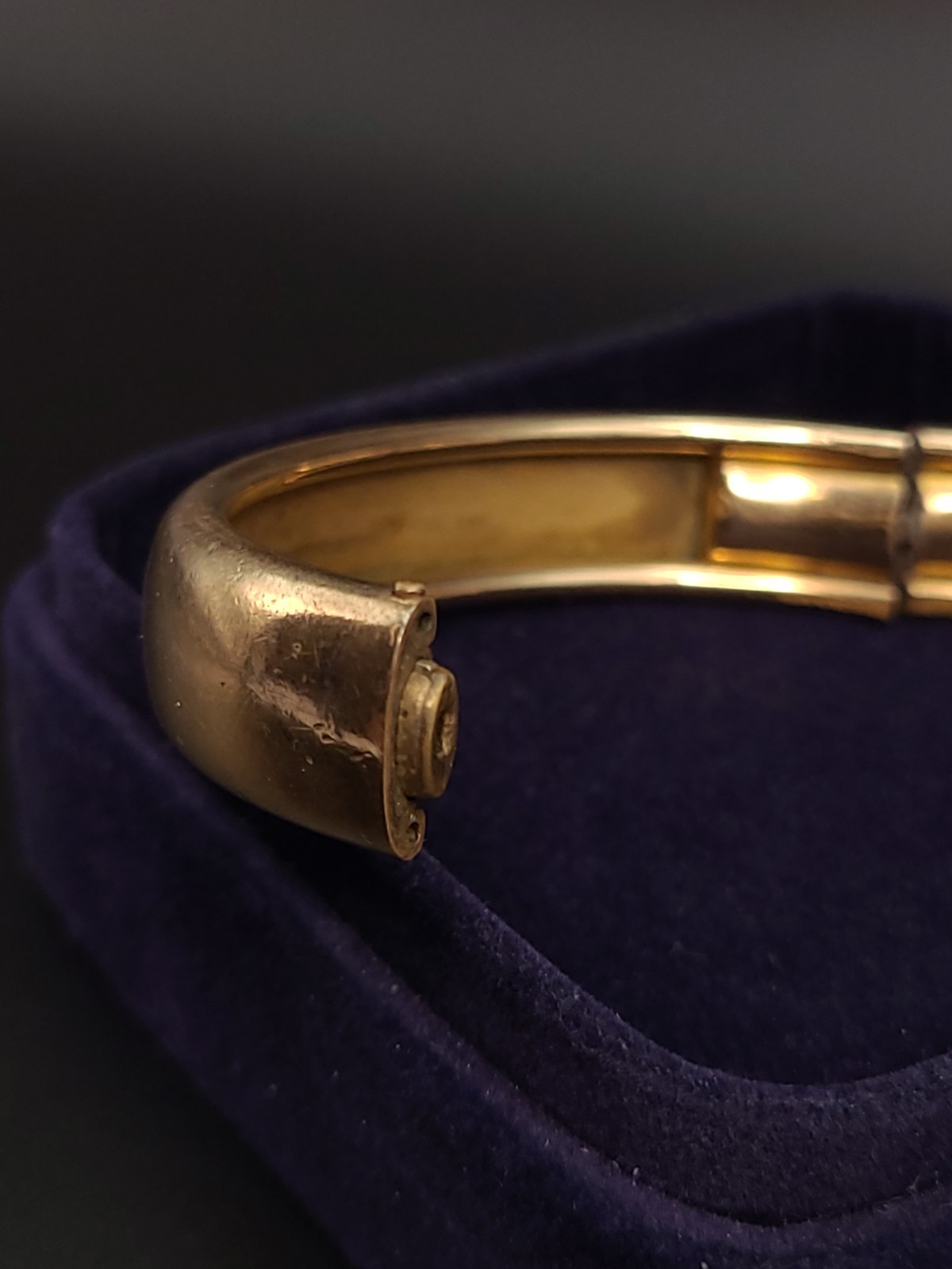 Antique Victorian Gold Filled Engraved Floral Hinged Bangle Bracelet 18cm