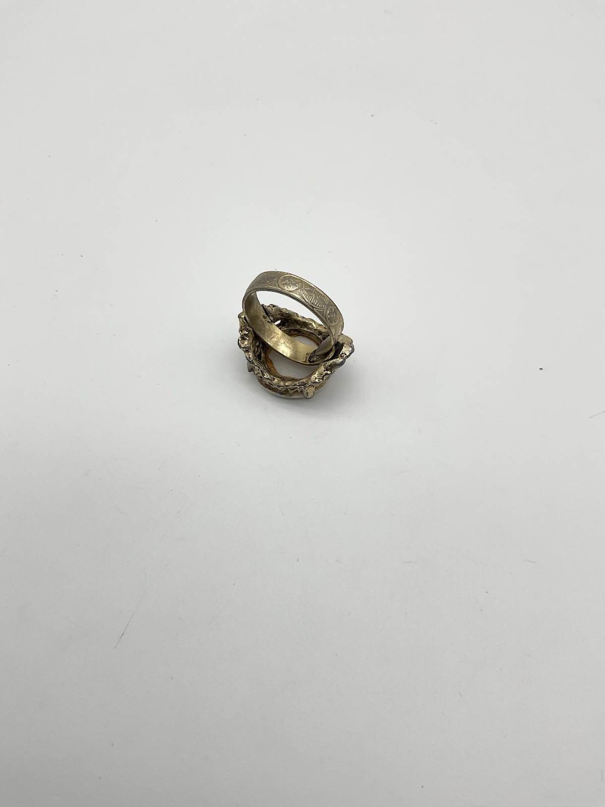 Vintage Gold tone Ring With A Hand Painted￼Stone With A Floral Design!!Y1