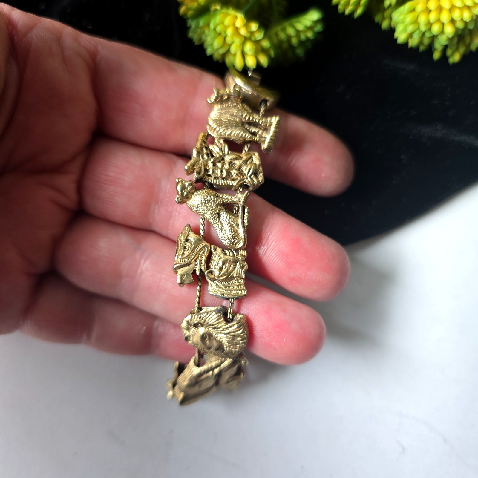 Vintage Gold Tone Metal Slider Animal Charms Bracelet 7″ Wrist