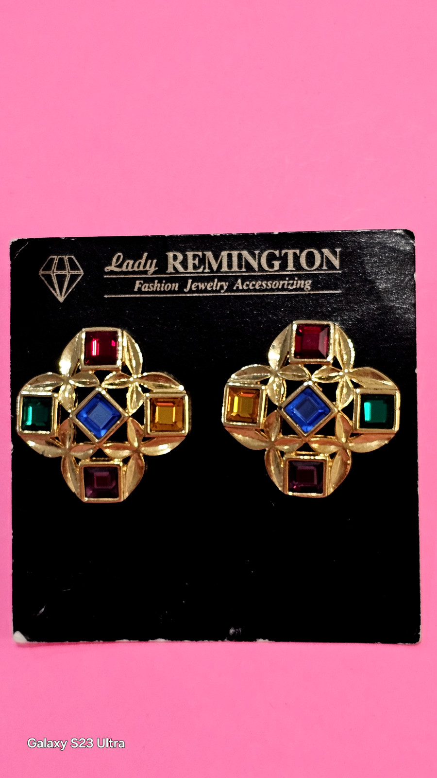 VINTAGE LADY REMINGTON earing pendent & pin set gold tone, colored square stones
