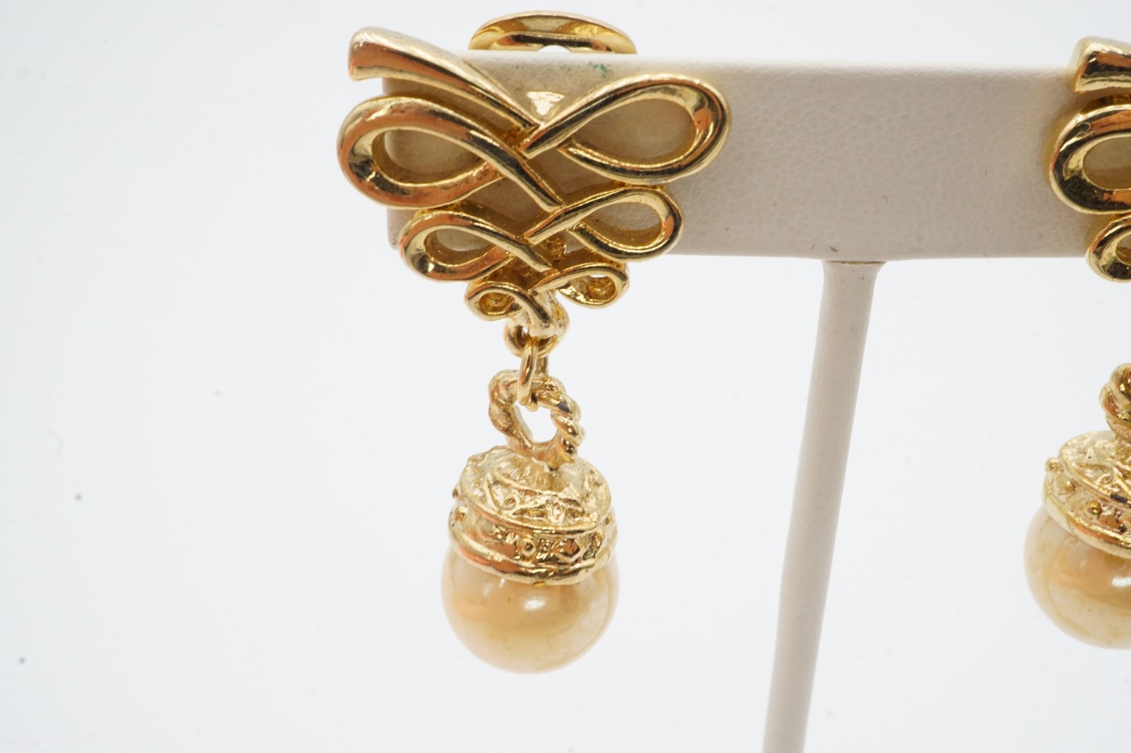 Vintage Clip On Earrings Gold Tone Faux Pearl F4