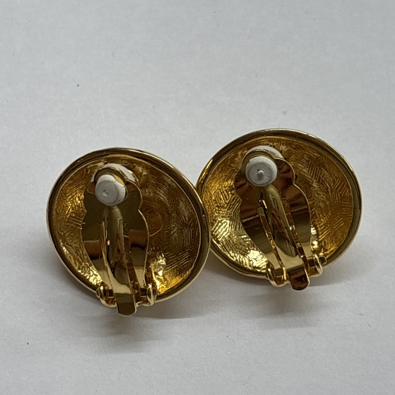 Joan Rivers Gold Tone Button Crystal Bee Clip on Earring