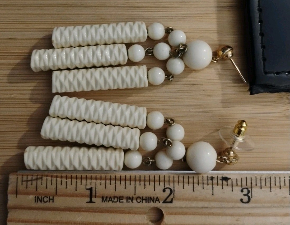 Funky Vintage COLUMNAR Cream Tone Textured Acrylic/Lucite Beaded 2 7/8″ Earrings
