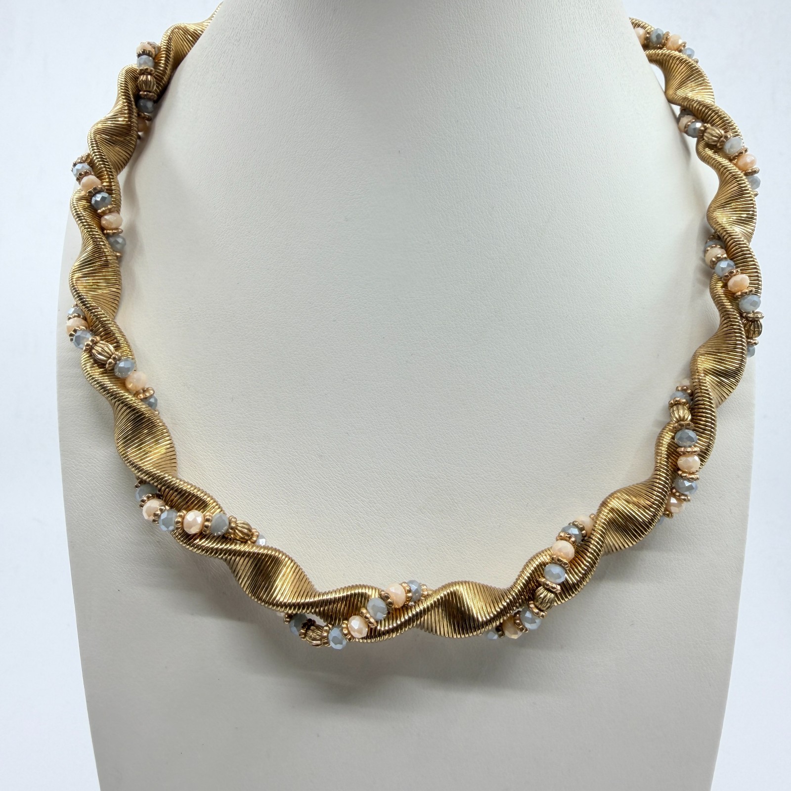 VTG Retro Gold Tone Twisted Wire Choker Necklace Beaded Crystal Magnetic Clasp