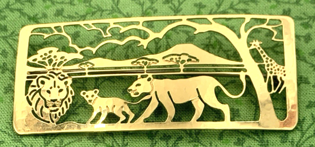Vintage WILD BRYDE Gold Tone African Safari Lion Giraffe Pin Brooch