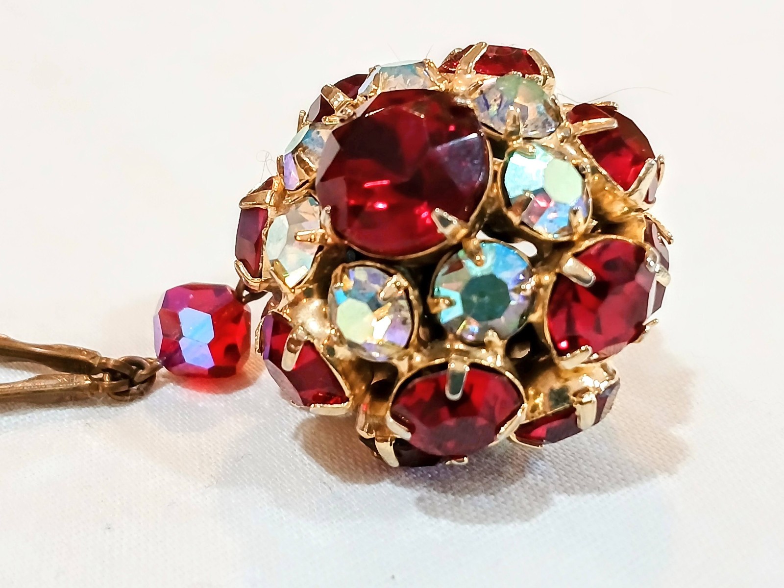 VTG Necklace Red Ball Sparkly Rhinestones Clear & Red prong set 28″ long end2end