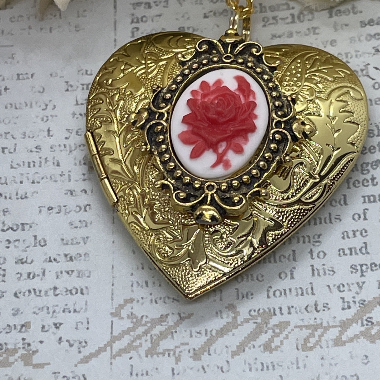 Gold Heart Locket Birthday Anniversary Wedding Red White Rose Cameo Necklace