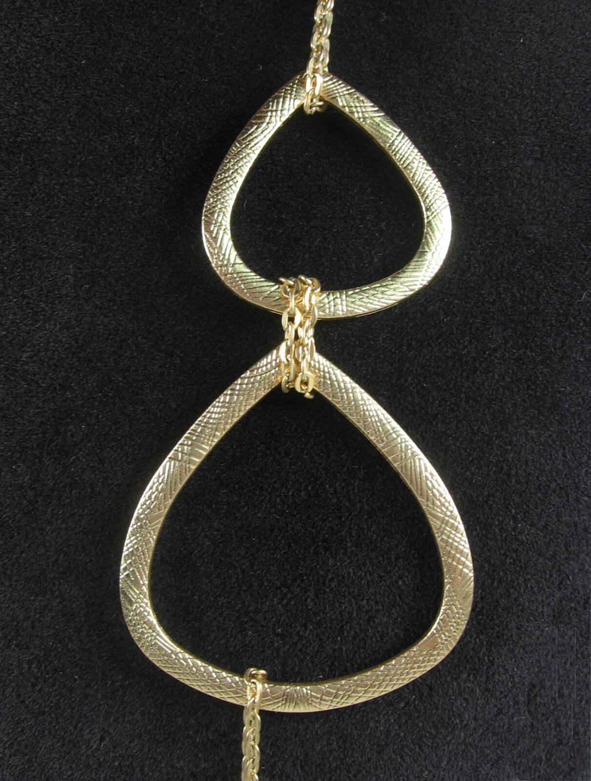 A.N.A Vintage NECKLACE Rounded Triangles Goldtone Designer Signed Tags Ana 36″