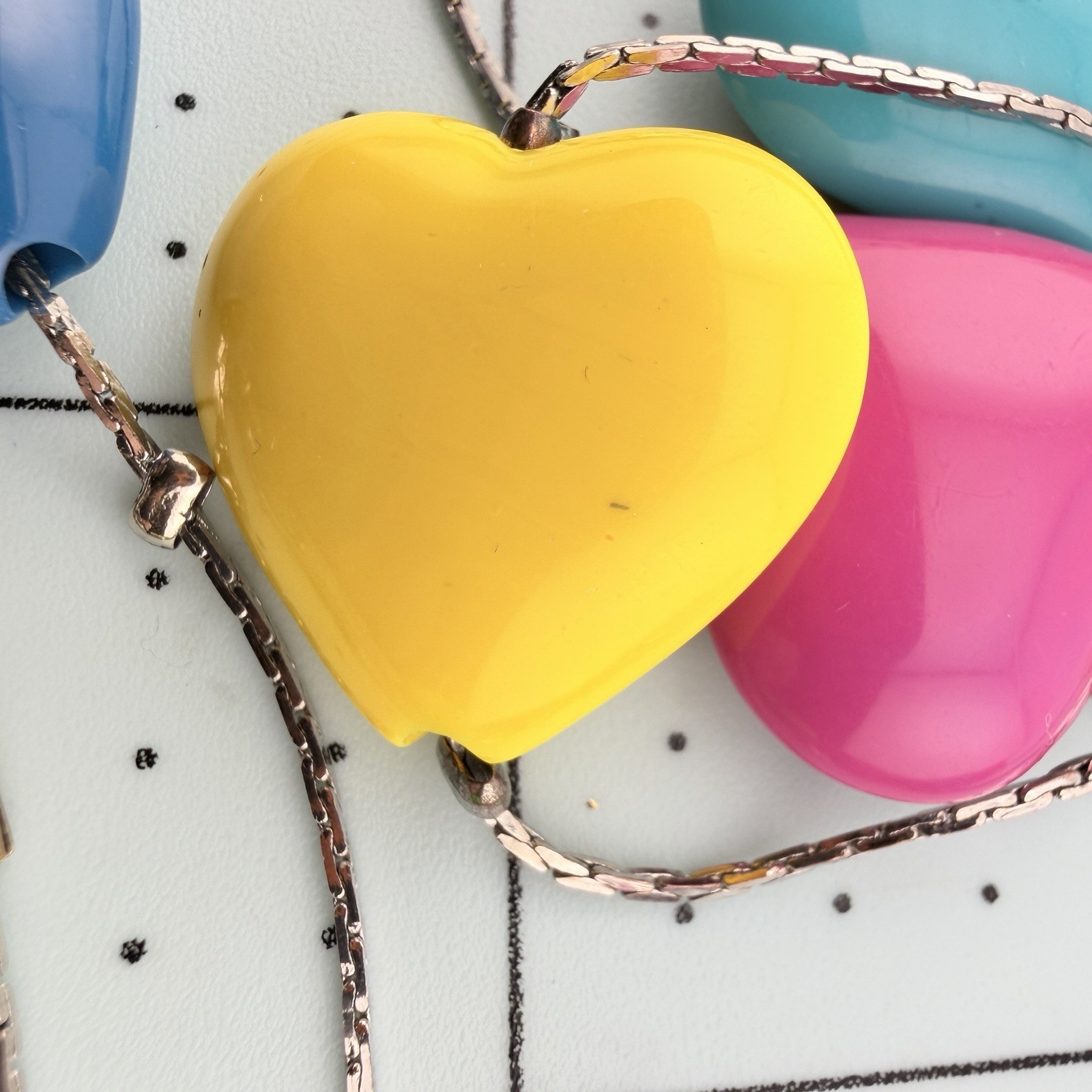 Vintage Neon Heart Necklace 37” Lucite Acrylic Memphis Milano Y2K Stateme