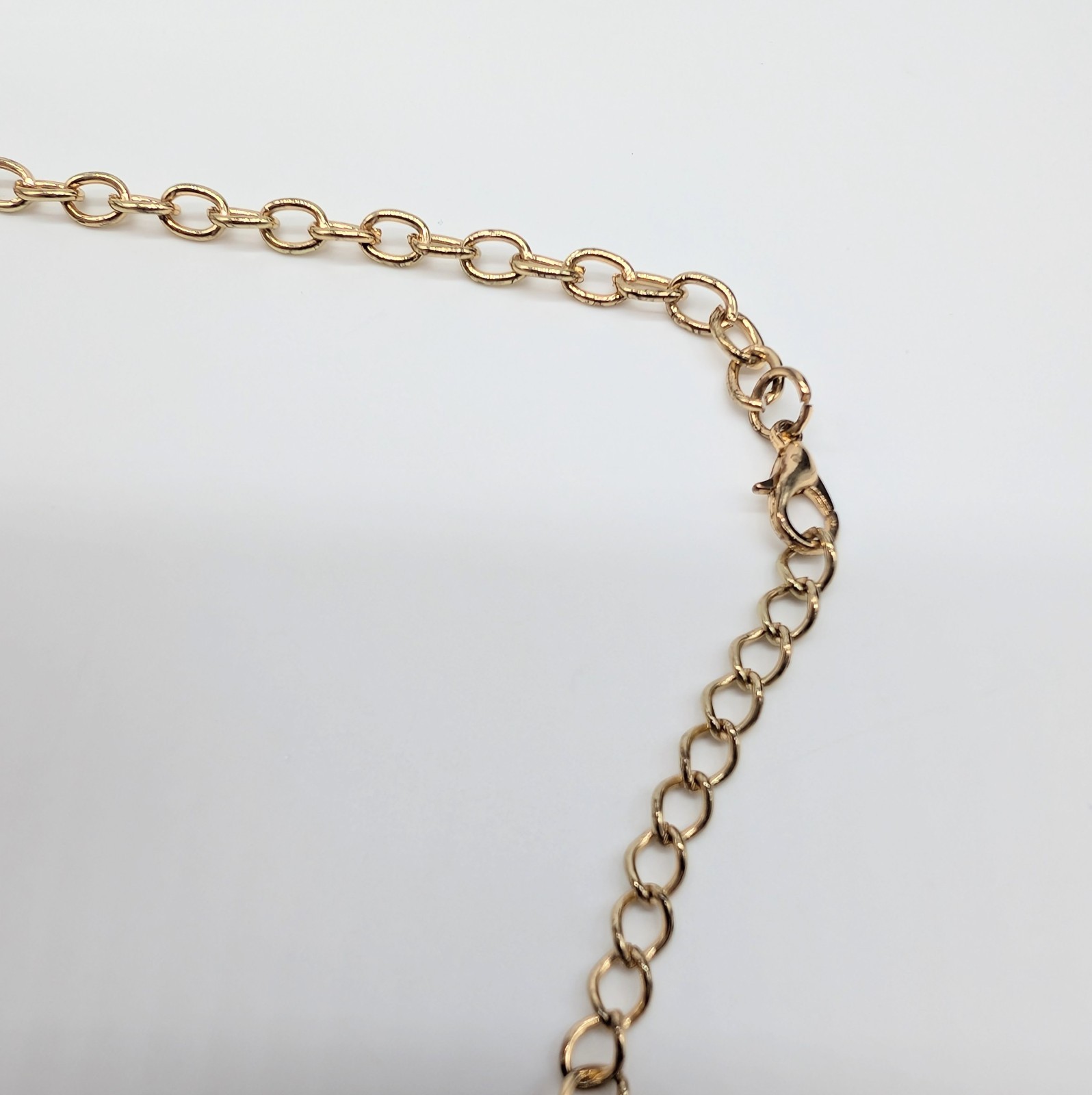 Vtg Peach Acrylic Lucite Teardrop Bead Faceted Bib Necklace Gold Tone 24″