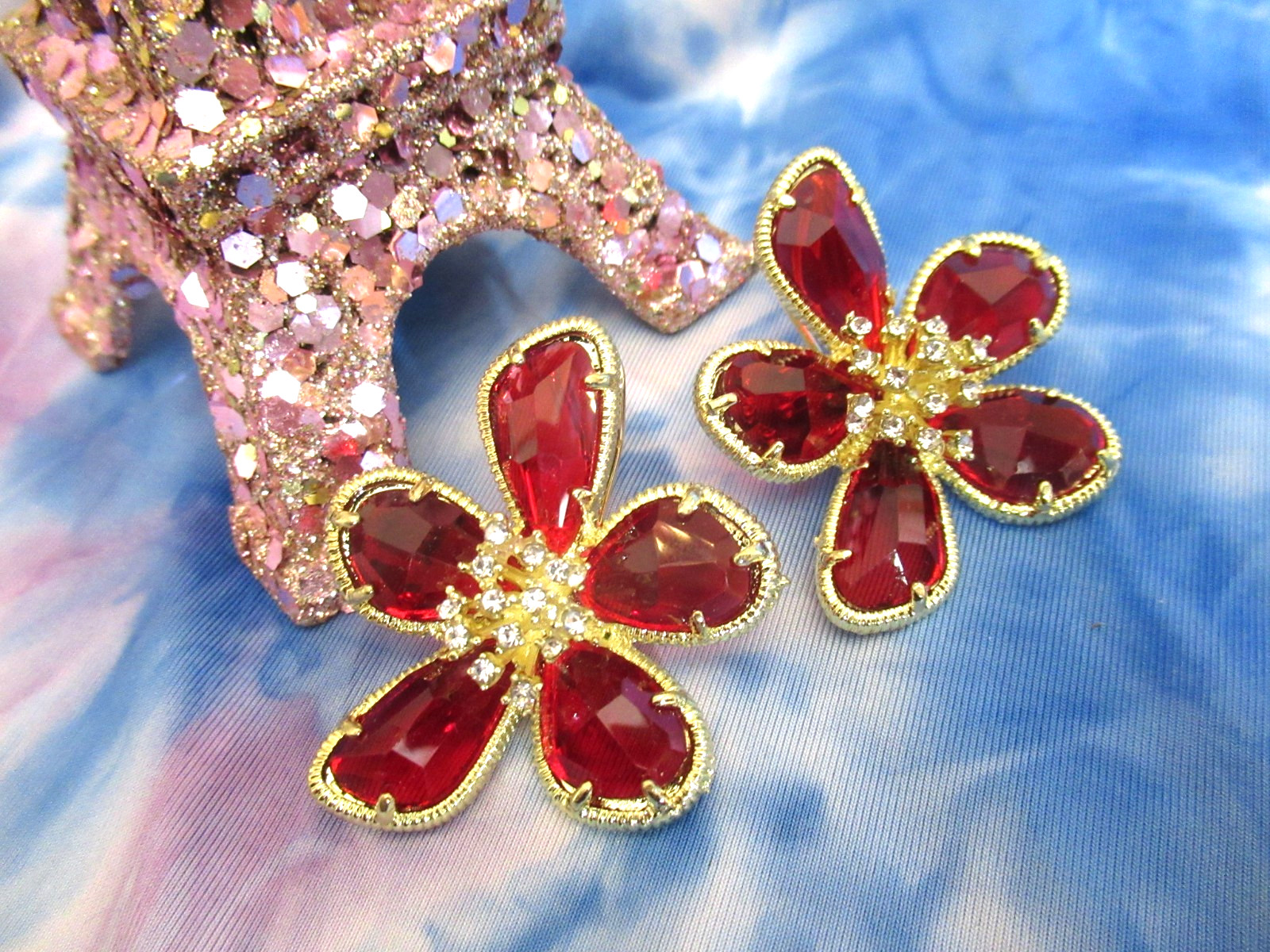 RED Flower Earrings Pierced Bezel Crystal Gold Tone Holiday Pierced Earring