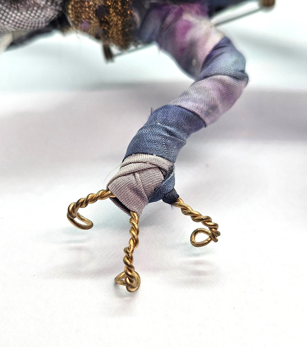 Amazing SANDRA KLINK Wondrous Creatures Lizard Reptile Brooch Art Pin Fabric 8″