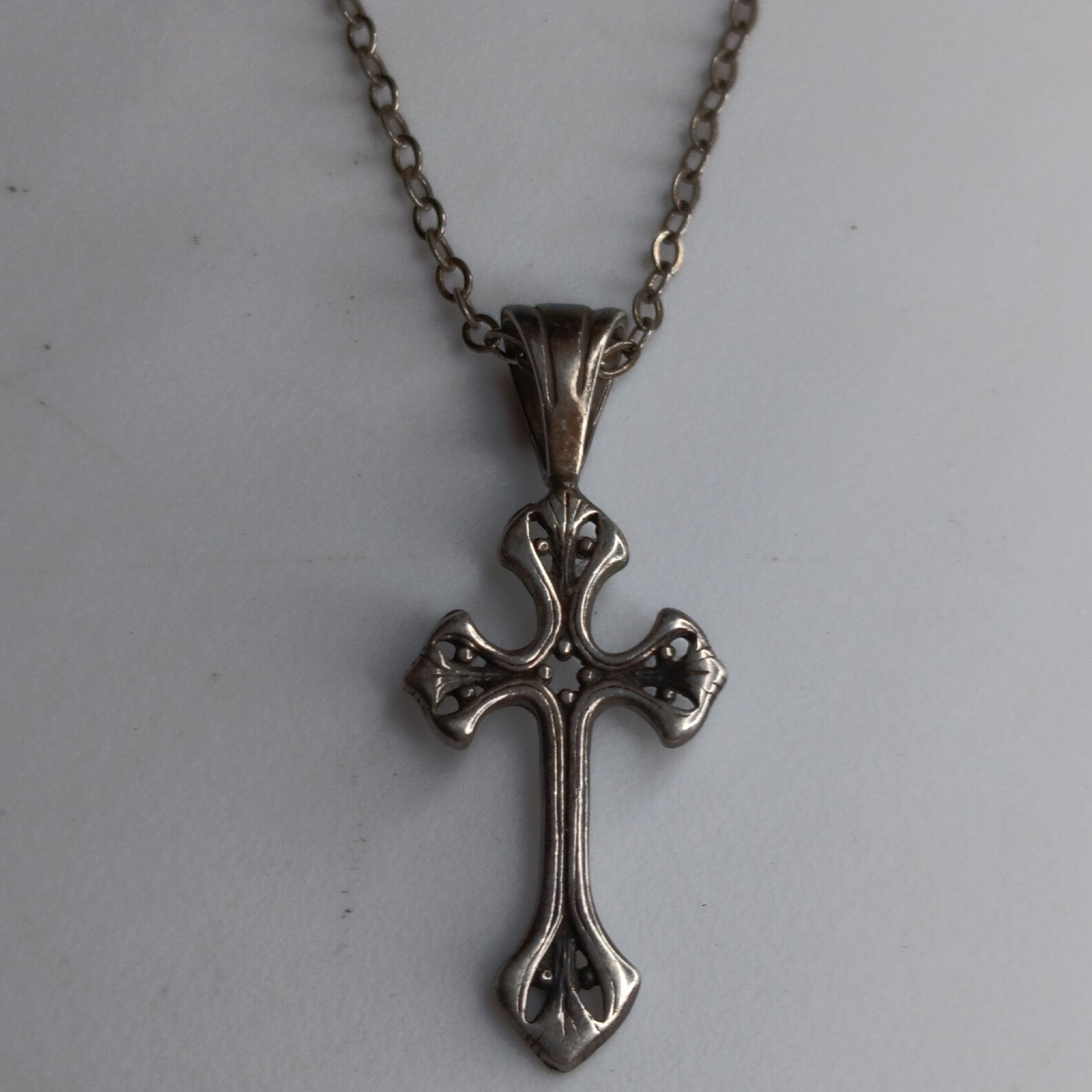 Vtg Jezlaine Sterling Silver Ornate Gothic Cross Pendant 1.5″ Necklace 20″ 5g