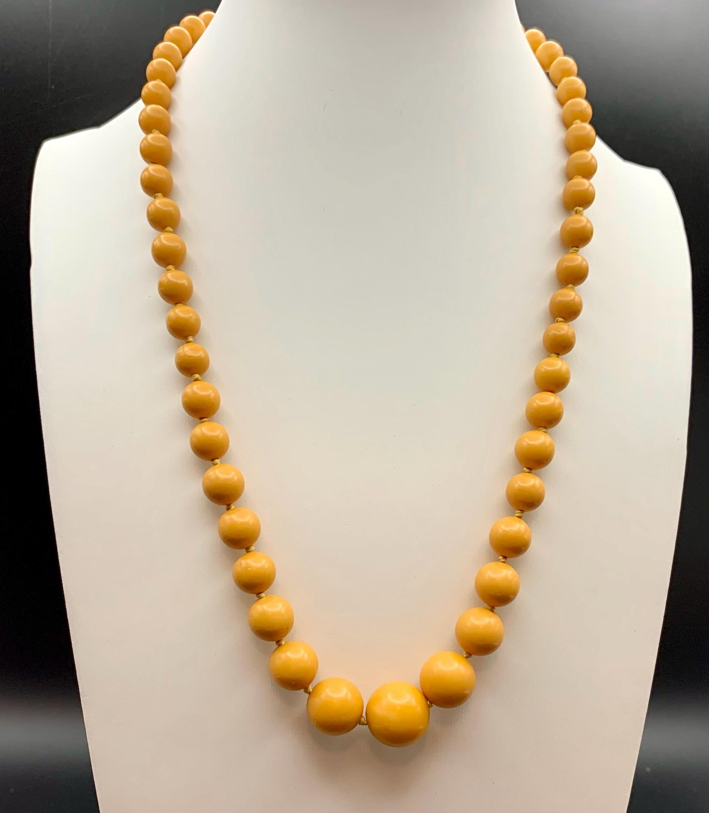 Bakelite Necklace Butterscotch Egg Yolk Graduated Beads Knotted Vtg 18″ Tested