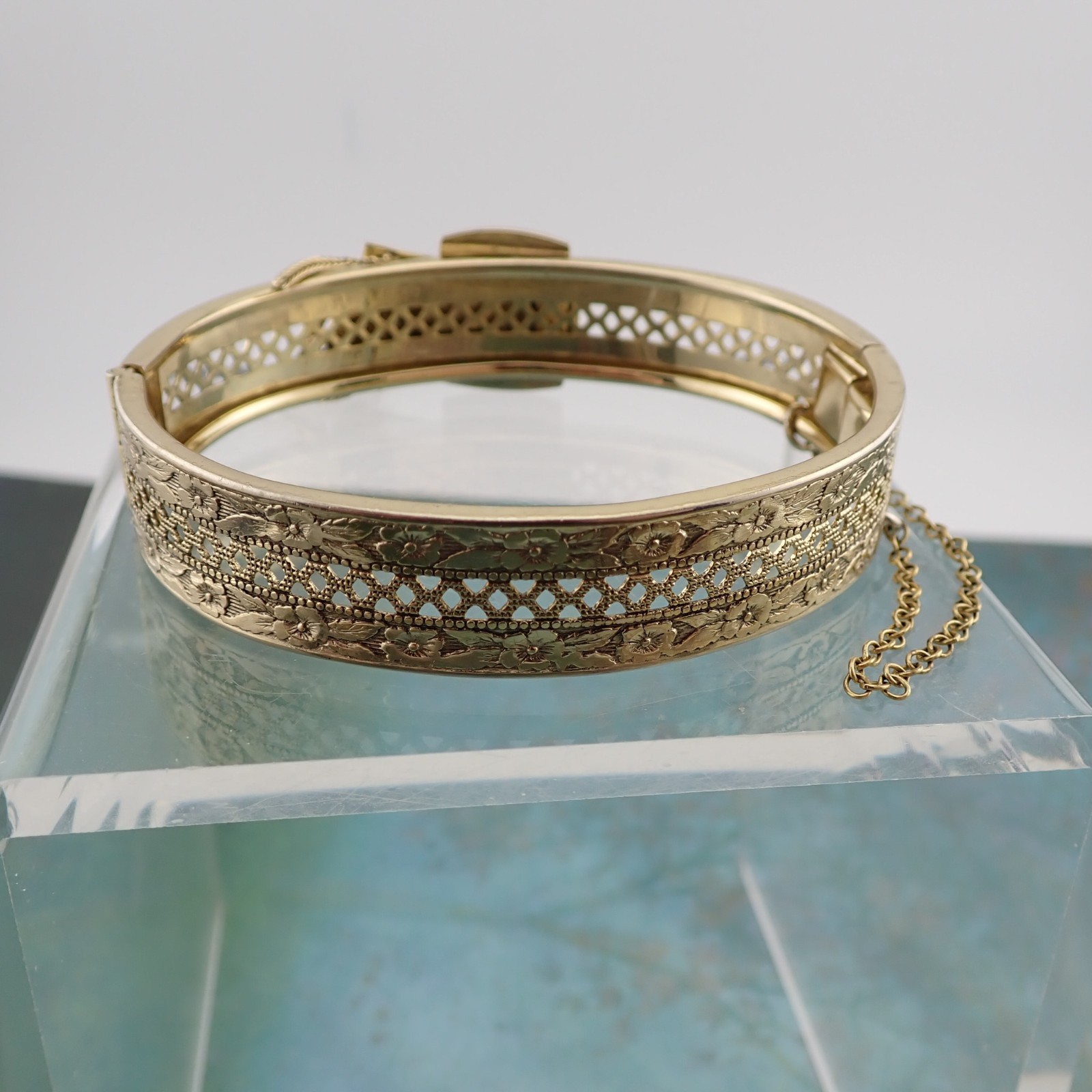 Whiting Davis Foxtail Chain Fringe Gold Tone Hinged Buckle 6.75″ Bracelet Safety