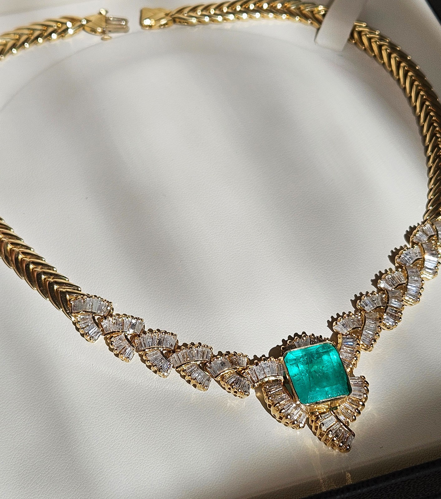 GIA 12.60ct Colombian Emerald 6.0ctw Diamond 14K Gold Collar Choker Necklace