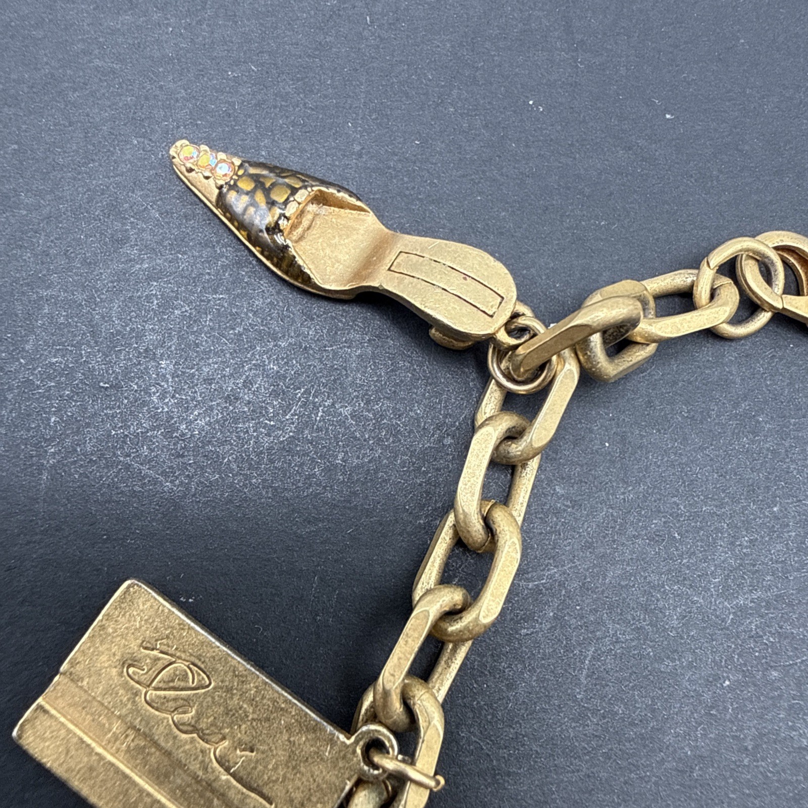 Avon Signed Vintage Charm Bracelet Gold Tone 6.5” C31