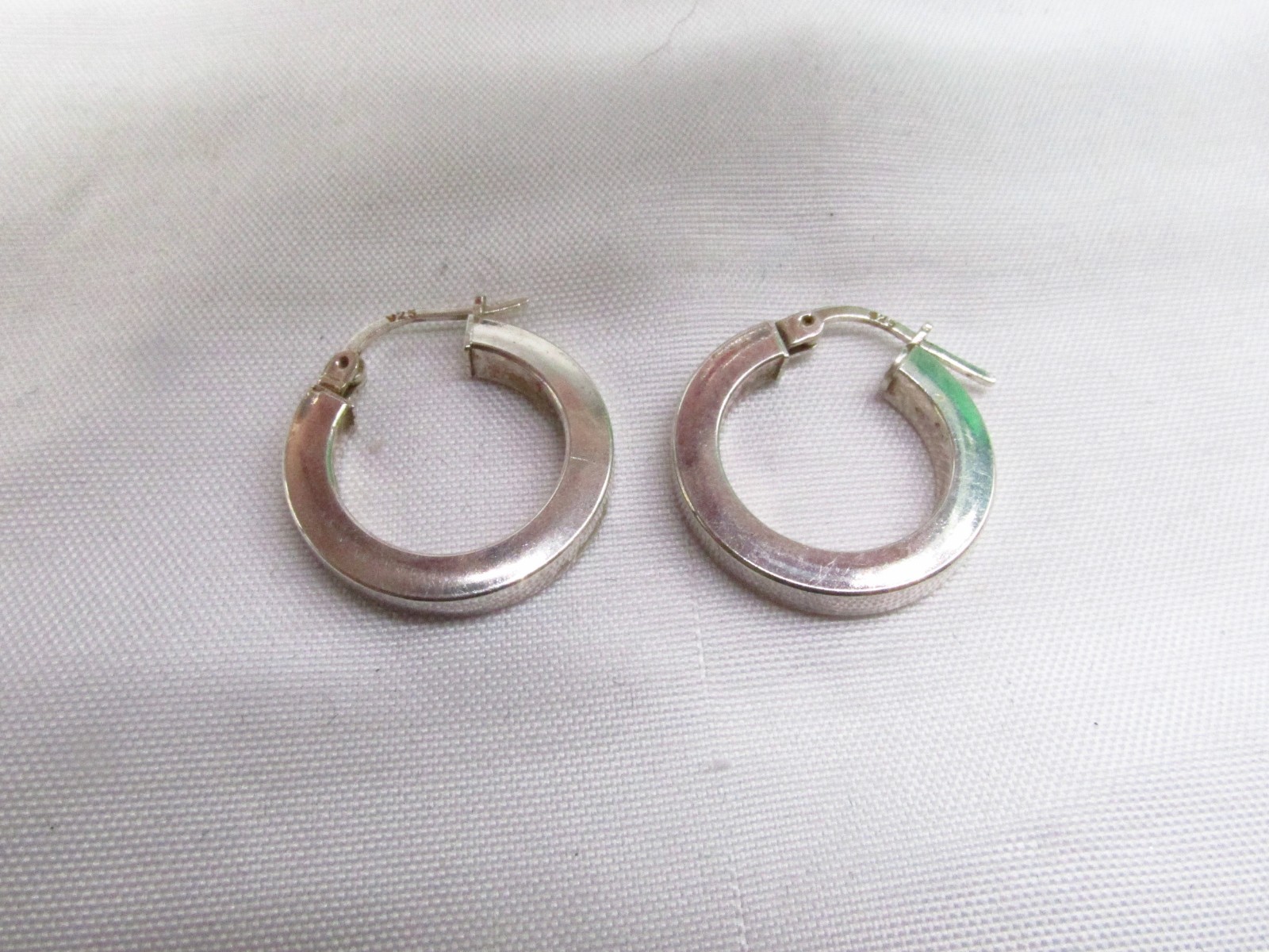 Stunning Sterling Silver Hollow Hoop Pierced Earrings .75 Inches Wide #544