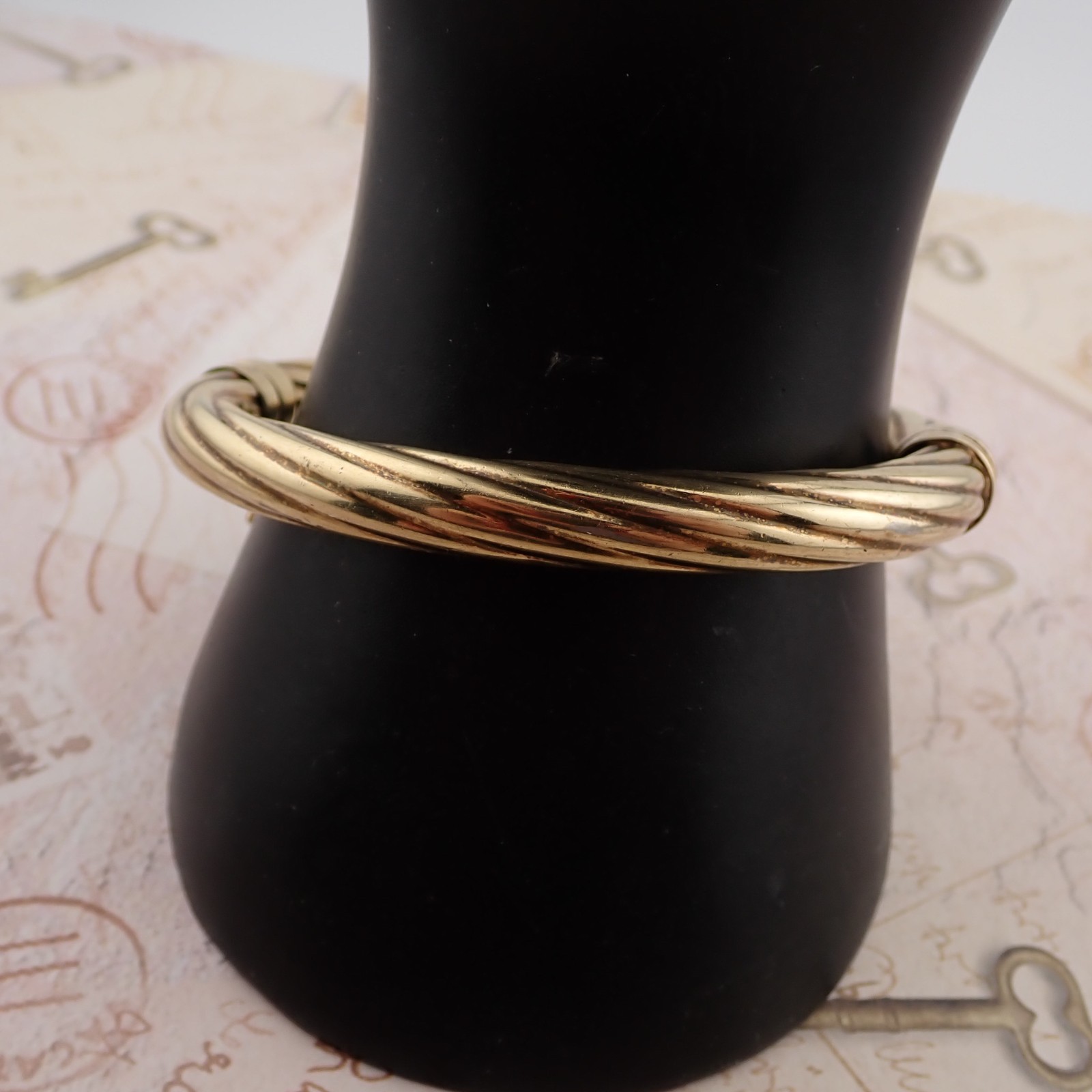 Vintage Veronese V Twisted 6mm Hinged Gold Over Sterling 6 3/4″ Bangle Bracelet