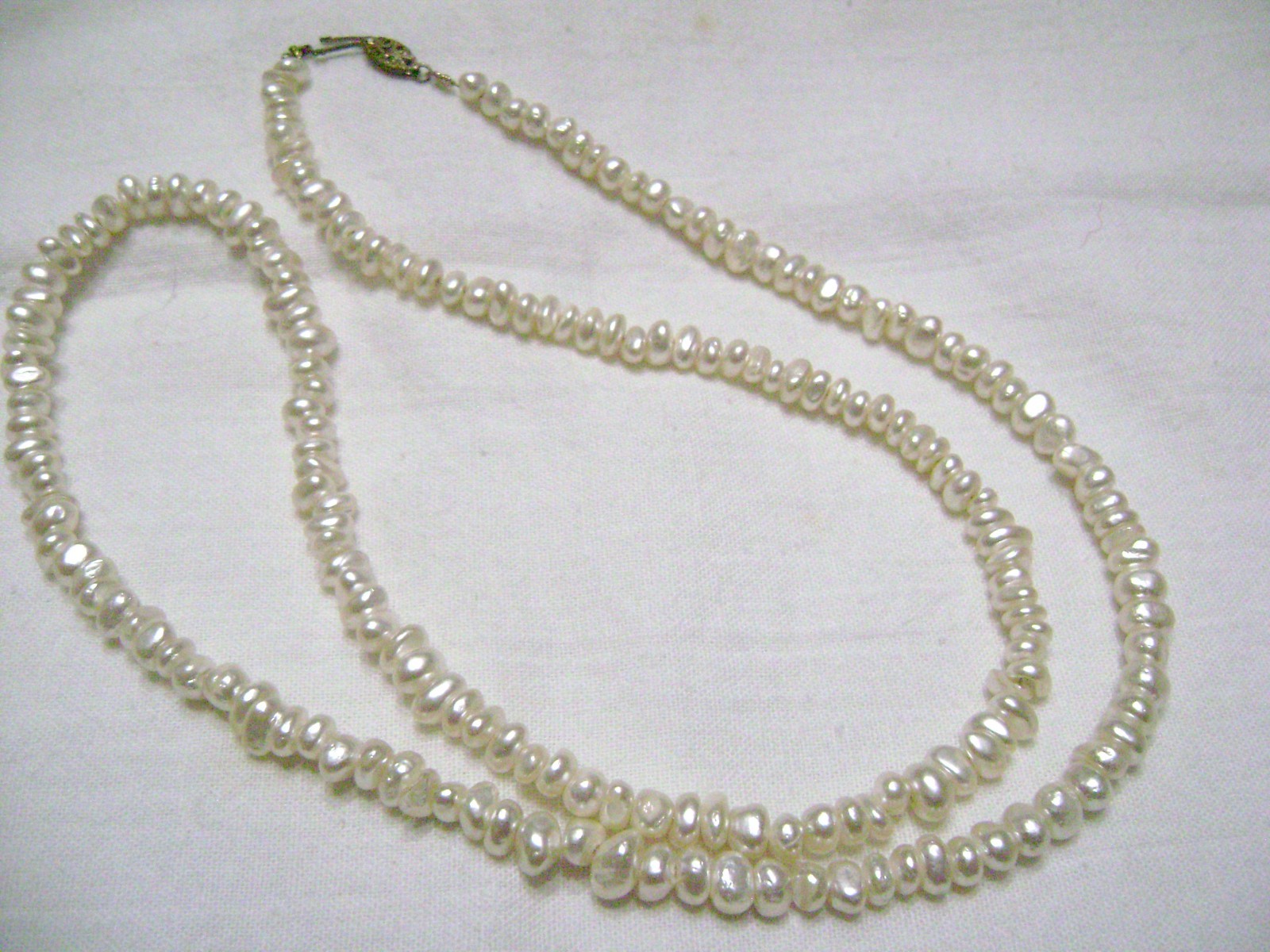 vintage freshwater pearl necklace 28″ end to end