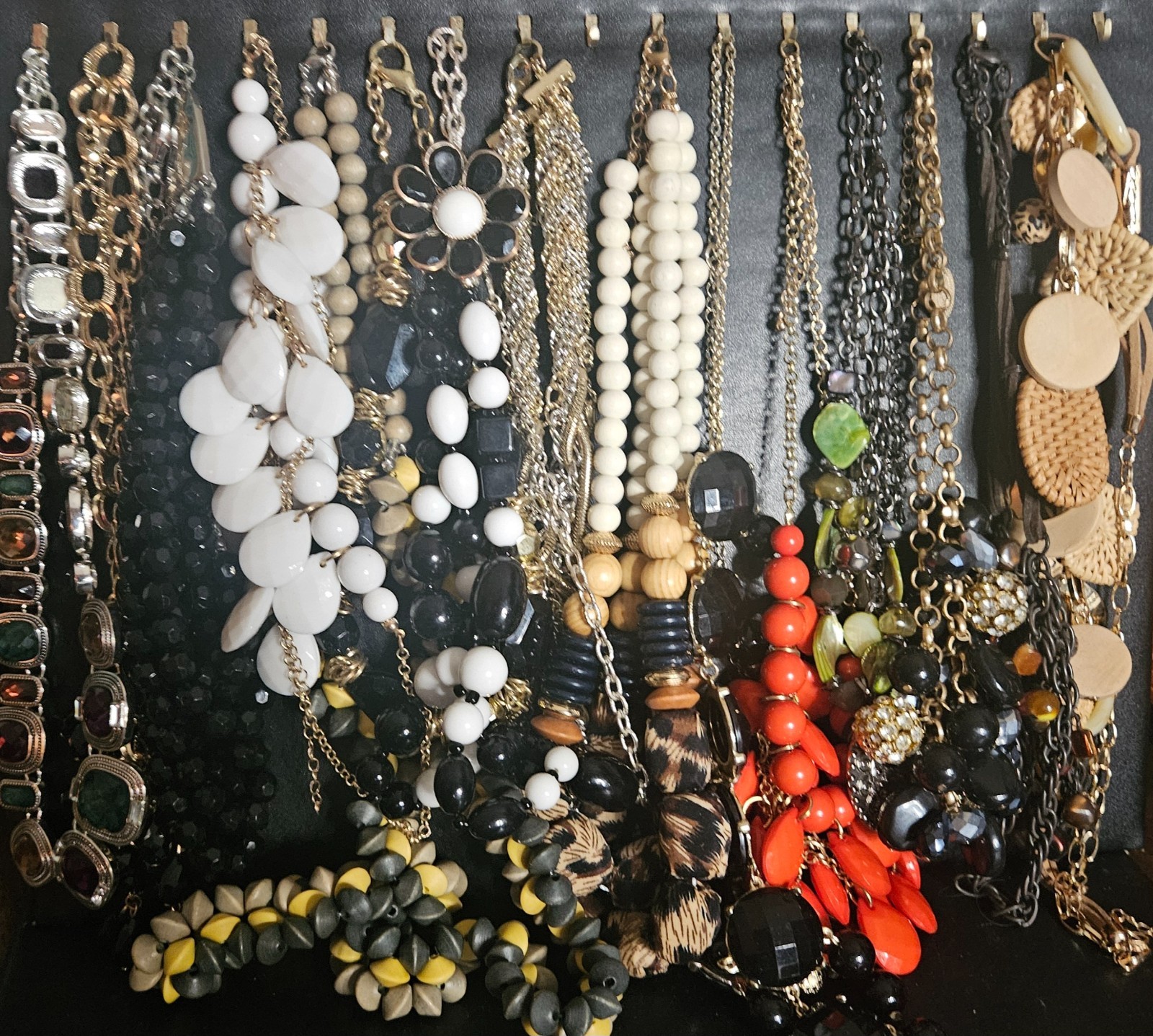 ​1lb Vintage to Modern Costume Jewelry Lot Estate Mix Wearable Pieces Mystery