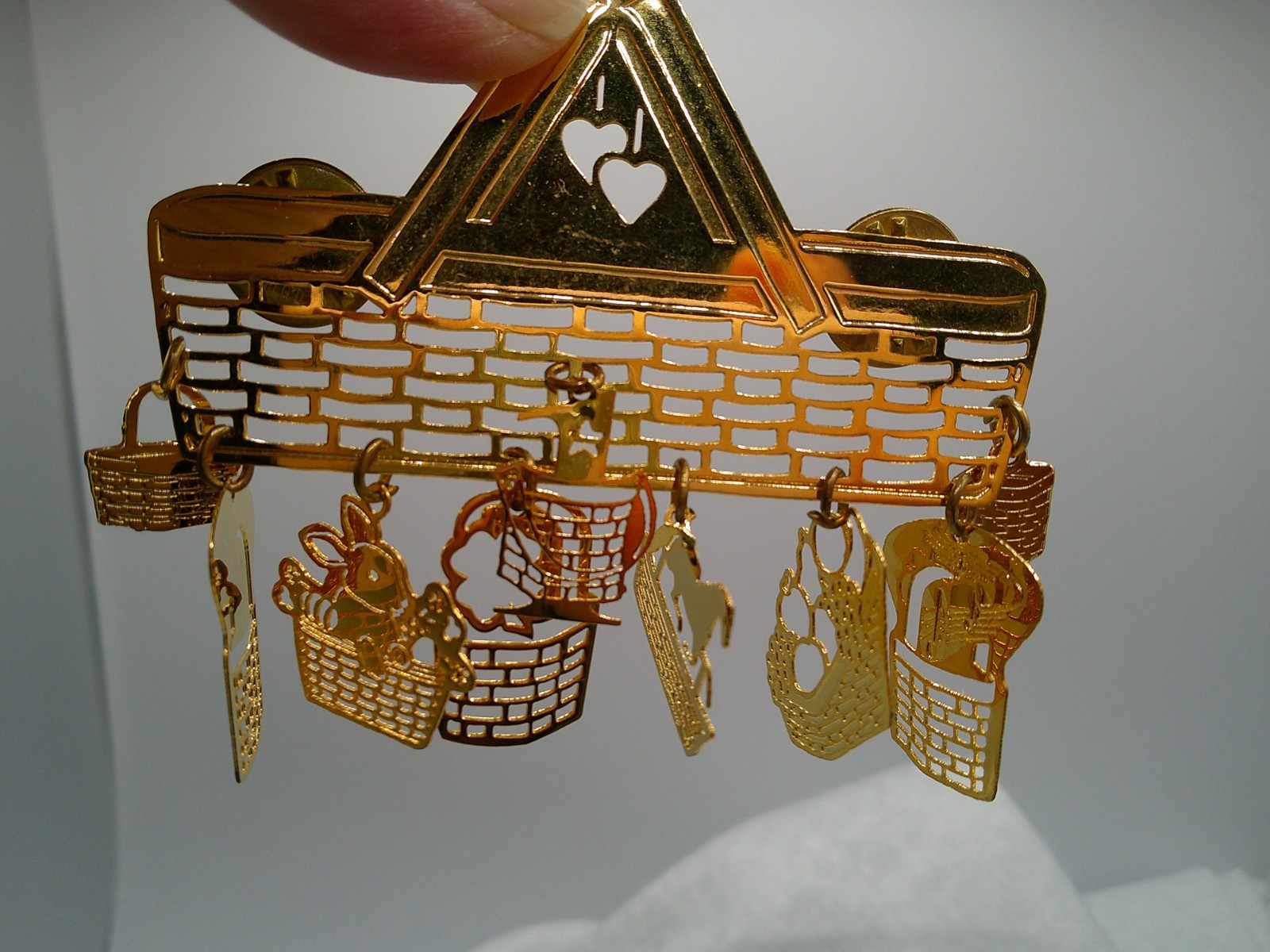 Metal Longaberger style basket Brooch Pin, with dangling baskets (D11)