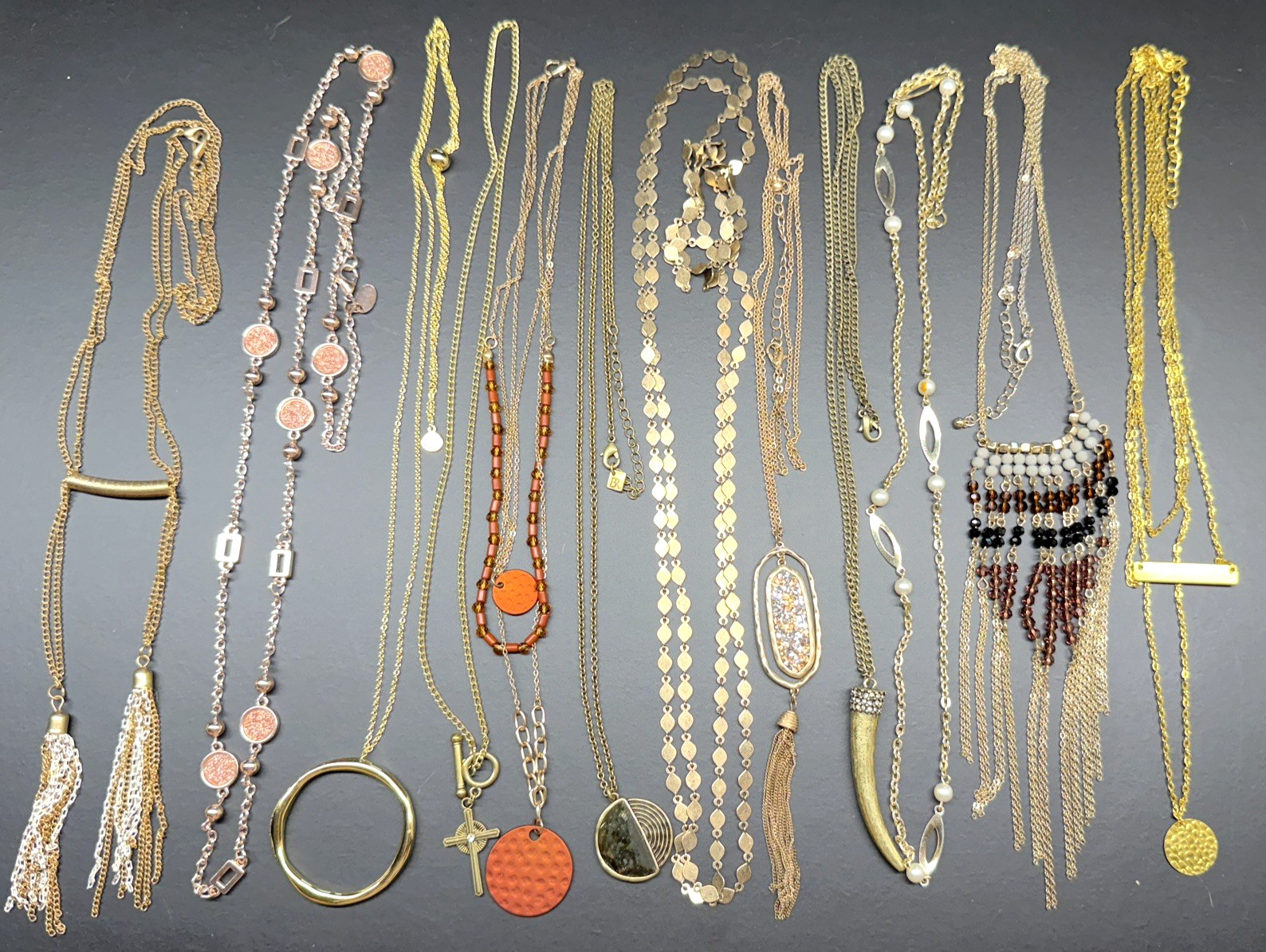 100 pcs Vintage Now Gold Tone Pendants Chains Necklaces Lot Signed & Unsigned