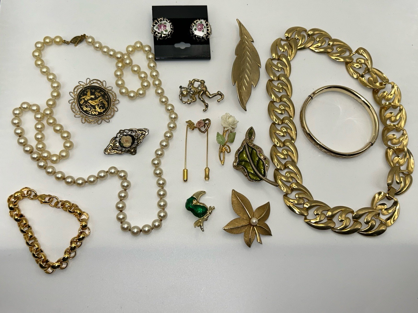 Vintage Estate Costume Jewelry Lot of 16 Brooches Stick Pins Necklaces Bracelets