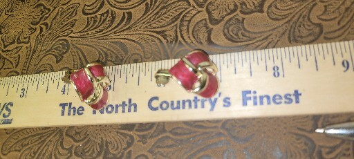 VINTAGE Red & Gold Unbranded Enamel Metal Alloy Clip-on Earrings Great Condition