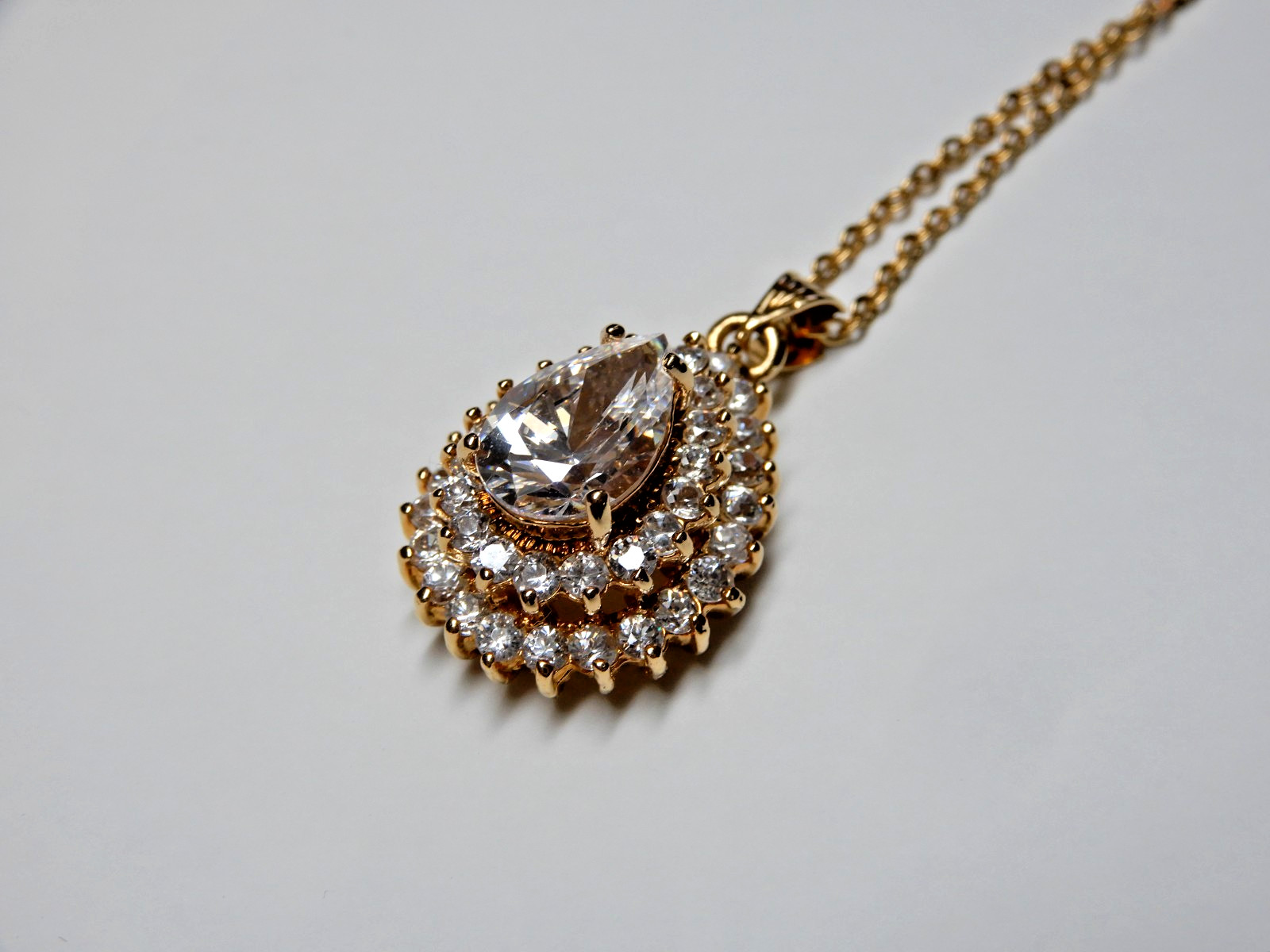 Vintage CZ Layered Teardrop Pendant Gold Tone Necklace 17″ Chain