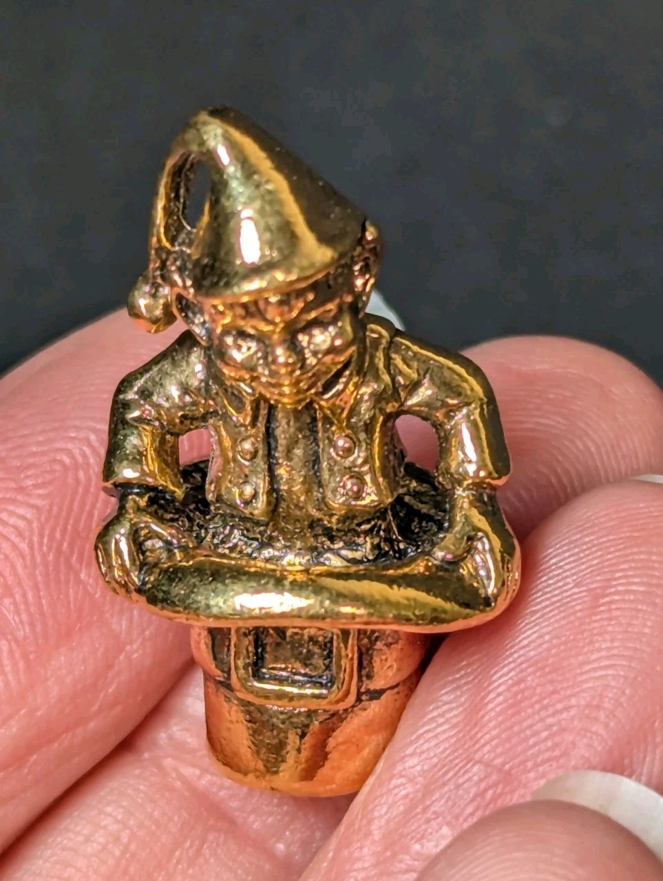 Vintage 1984 Franklin Mint Gold Tone Lucky Leprechaun Charm Pendant NO NECKLACE