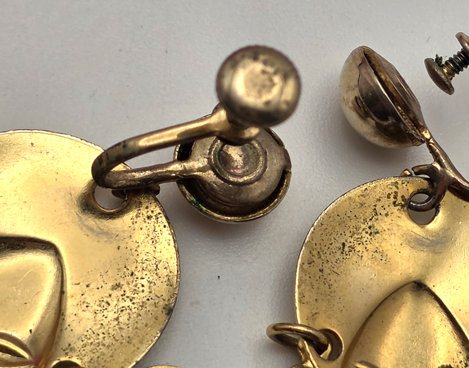 Vintage Gold Tone Tribal Mask Dangle Earrings Screw Back African Ethnic 2 In
