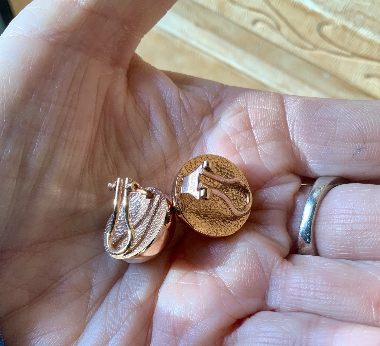 Great Bronze Milor Italy Rose Gold Tone Clip On Earrings Button