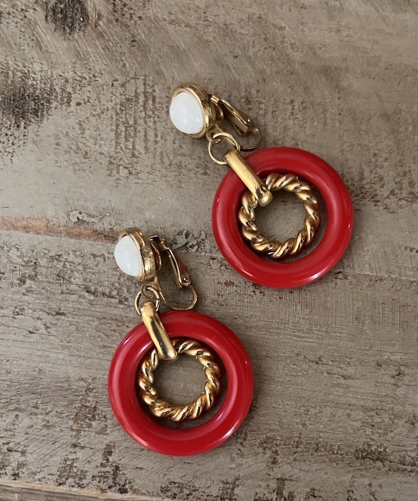Vintage Red Gold White Double Circle Hoop 2” Drop Resin Stone Clip On Earrings