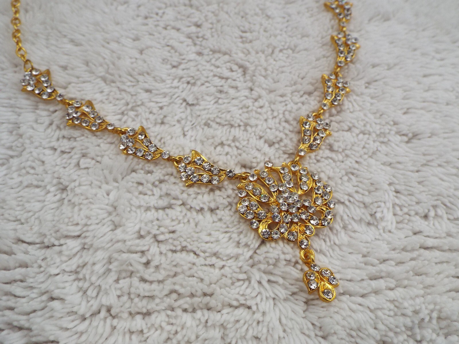 Goldtone Rhinestone Scoop Pendant Necklace (A17)