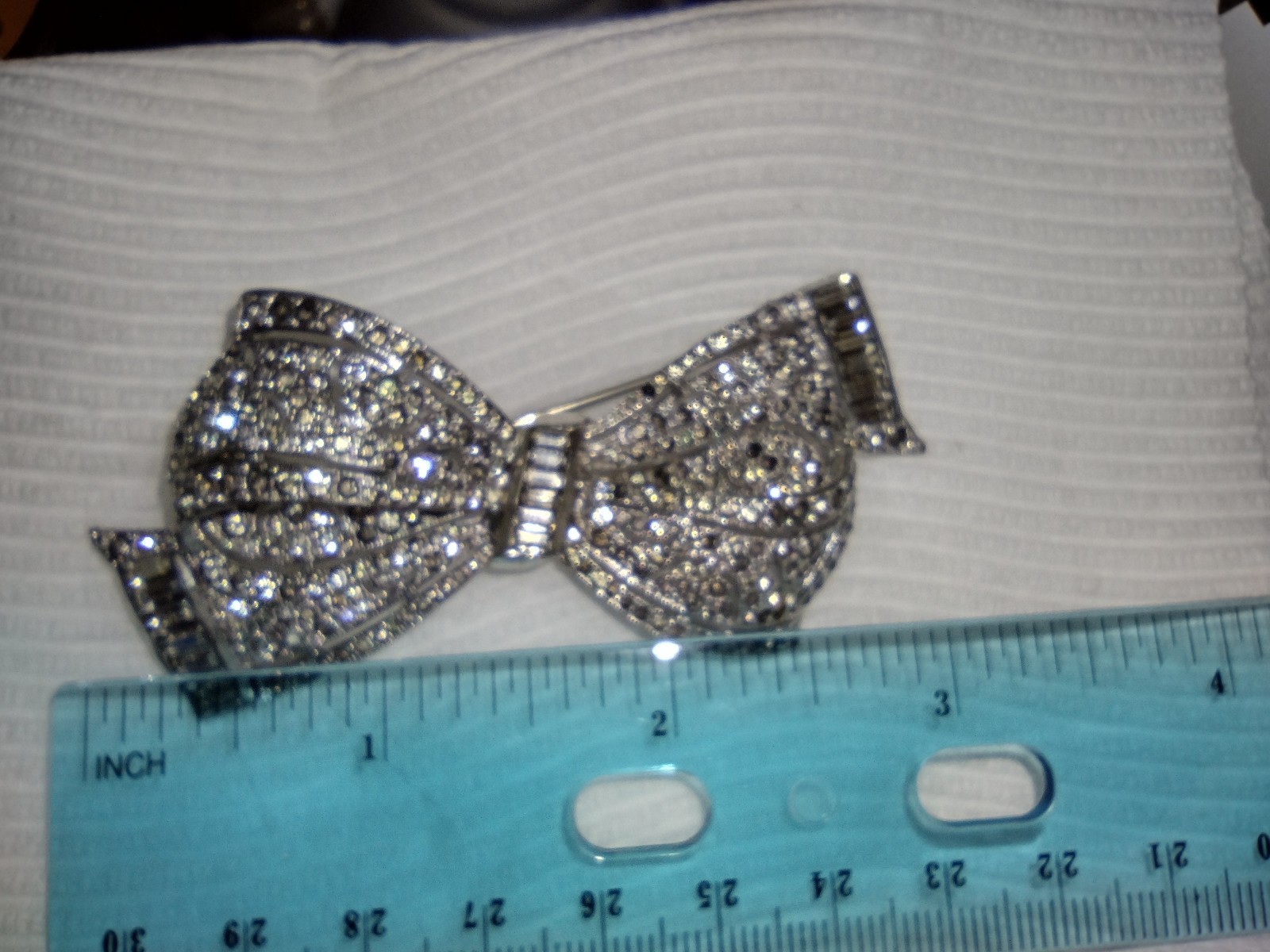 Stunning Vintage unsigned Art Deco Rhinestone Bow Brooch, excellent condition