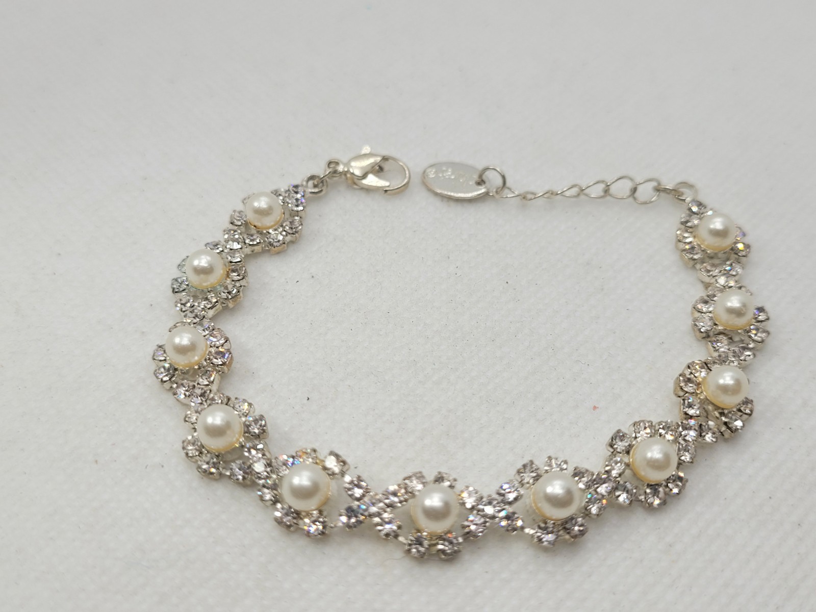 Vintage Bridal Prom Wedding Silver Tone Rhinestone Pearl Imitation Braslet 7.5in
