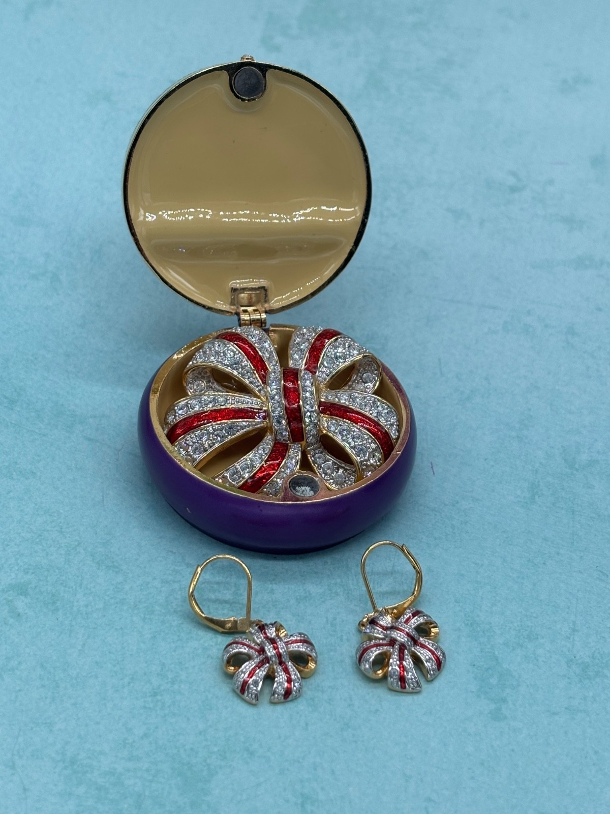Joan Rivers Ribbon Trinket Box with Brooch and Matching Earrings