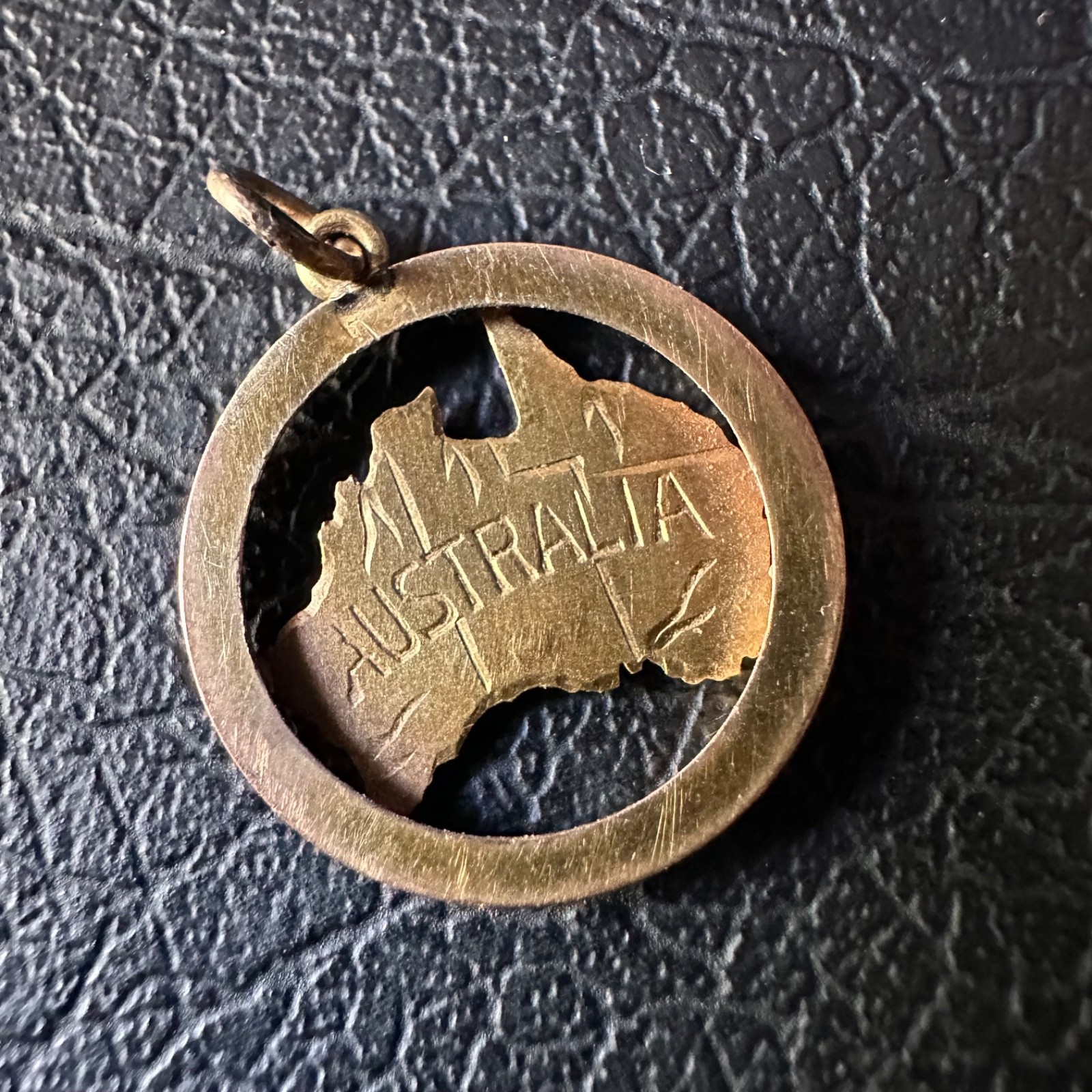 Antique early 1900’s hallmarked map of Australia 9ct 9 karat gold pendant charm